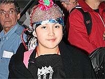 Relmutray, niña mapuche que busca refugio en Europa